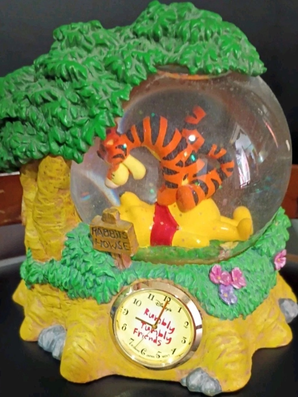 Vintage Disney Winnie the Pooh Tigger Rumbly Tumbly Friends Snow-globe Clock